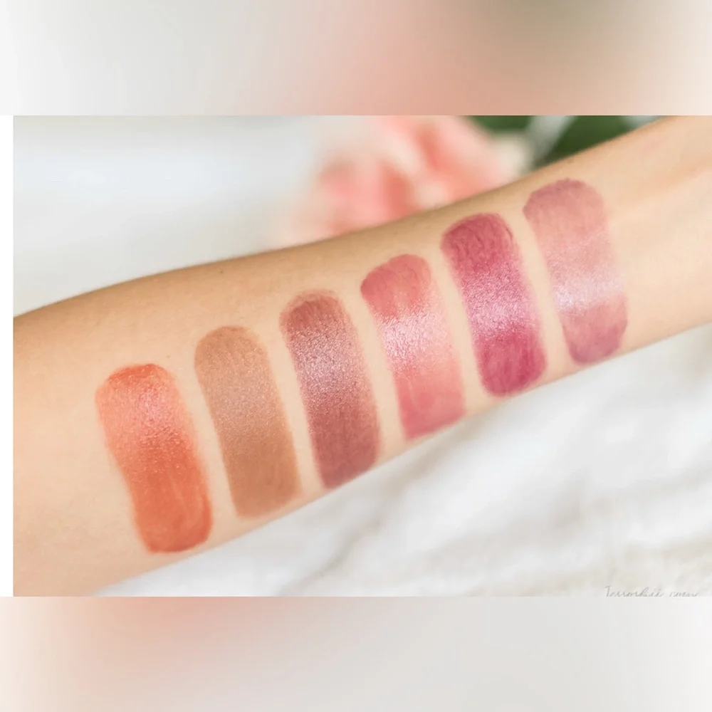 4 pcs Set Onomie- Setting Powder Lyon, lip+chick two colors and Prime Serum